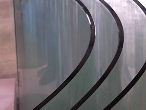 熱彎（wān）鋼化玻璃