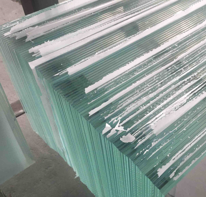 建築玻璃為什（shí）麽要貼膜？